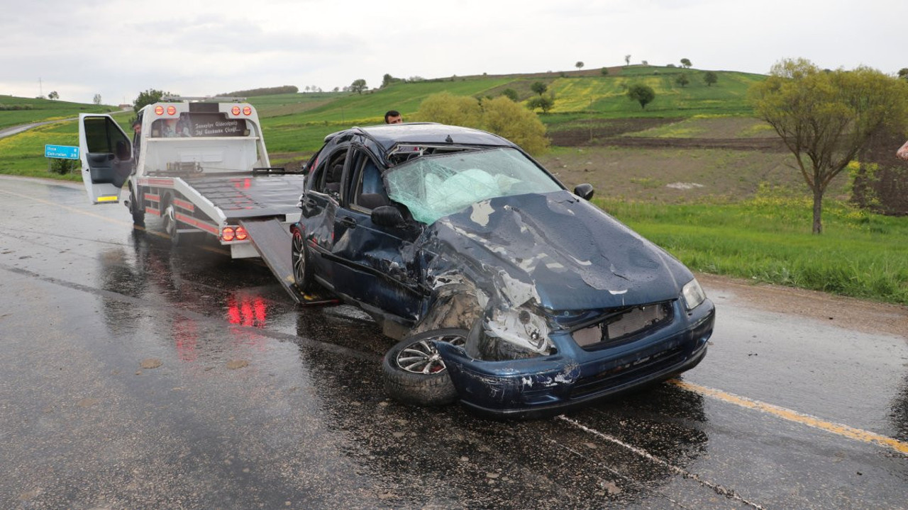 Samsun'da iki araç çarpıştı. 3 kişi yaralandı