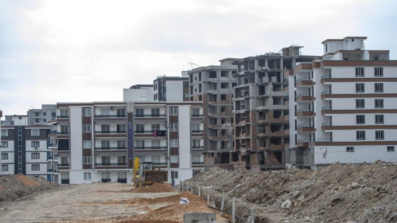 Saray’ın müteahhidi 3 milyarlık deprem konutu ihalesi aldı