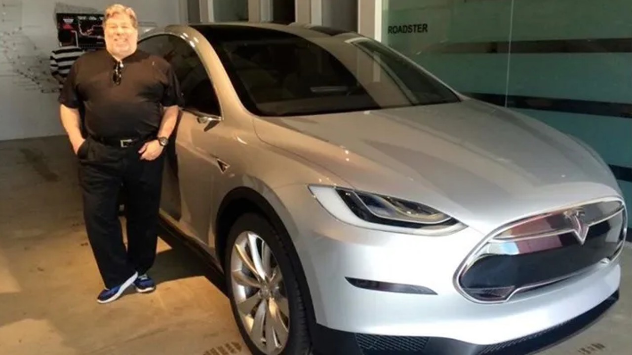Apple'ın kurucusu Wozniak: Sizi öldürmeye çalışan bir yapay zeka görmek istiyorsanız Tesla alın