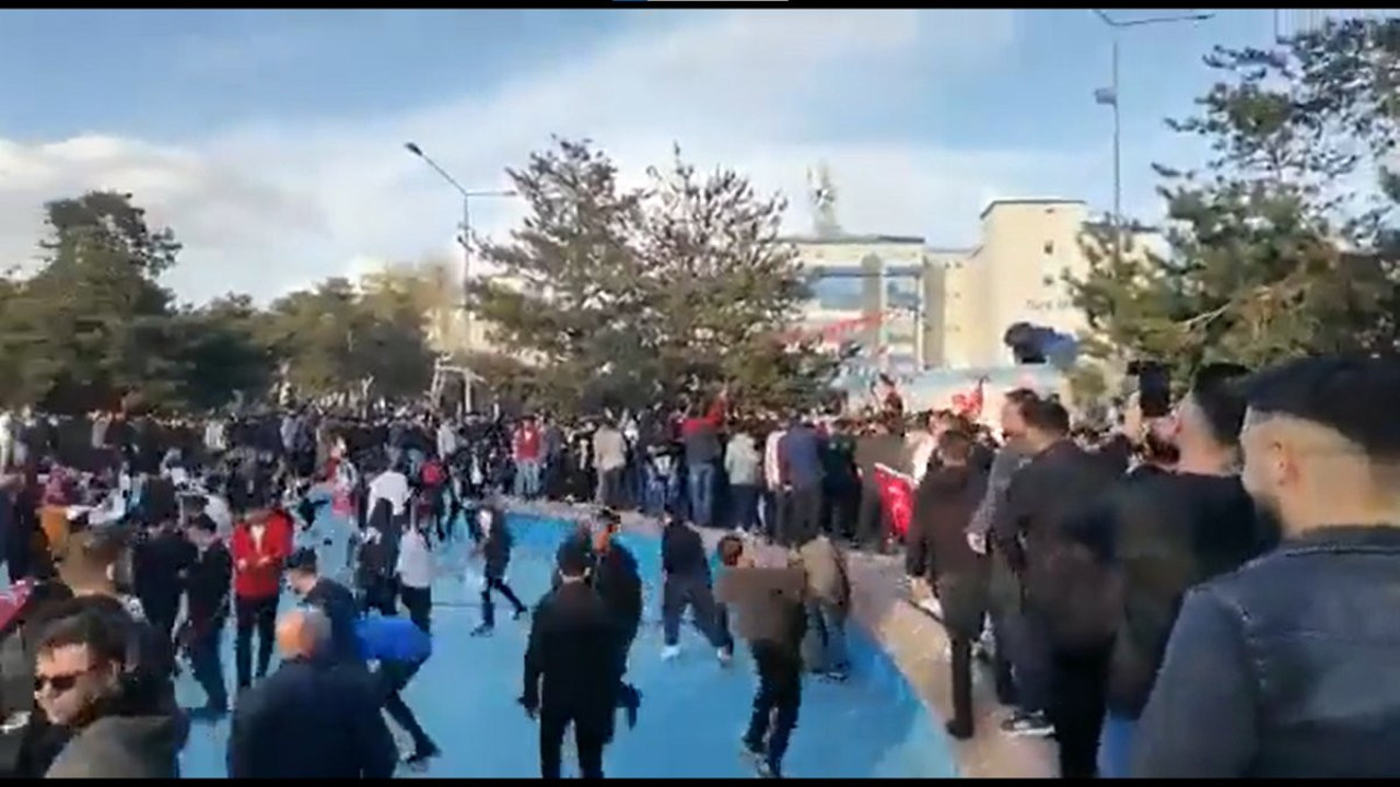 İmamoğlu'na Erzurum'da taşlı saldırı: Saldırı için toplandıkları bilinmiyor muydu?