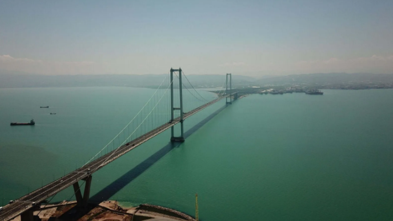 İzmit Körfezi turkuaza büründü