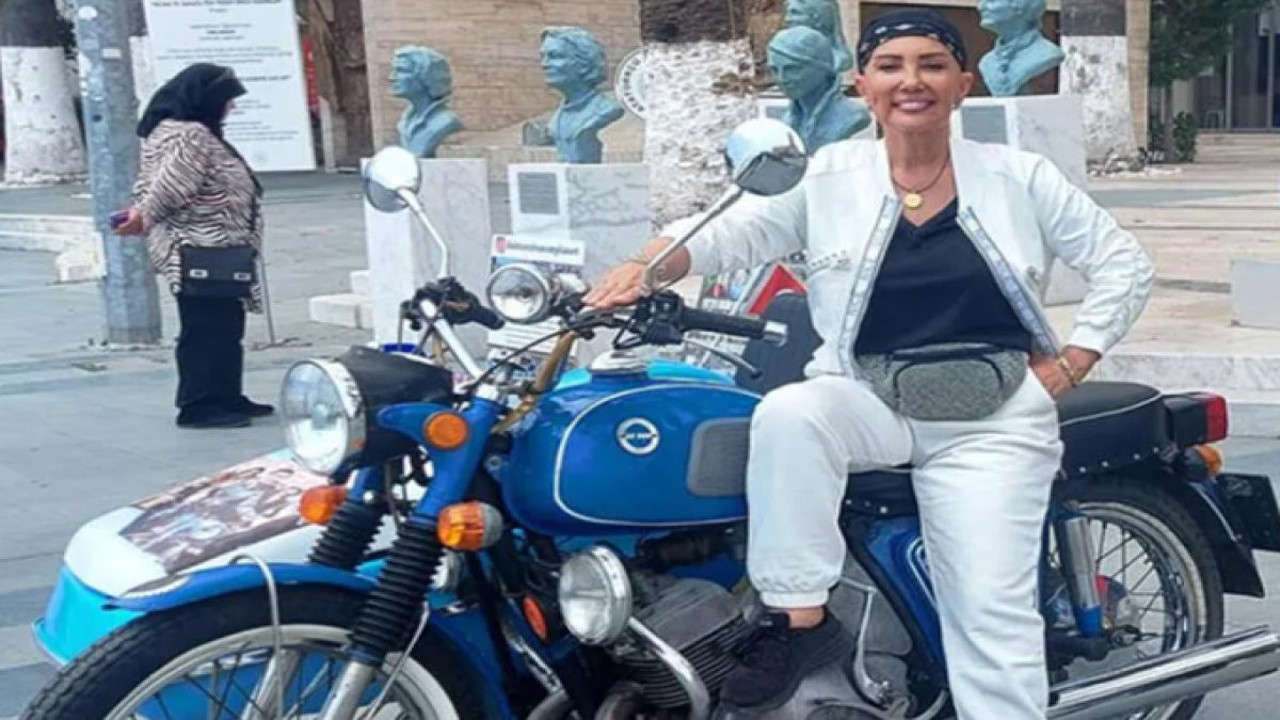 Oyuncu Bahar Öztan'ın duygusal anları. 41 yıl önce Kemal Sunal ile binmişti