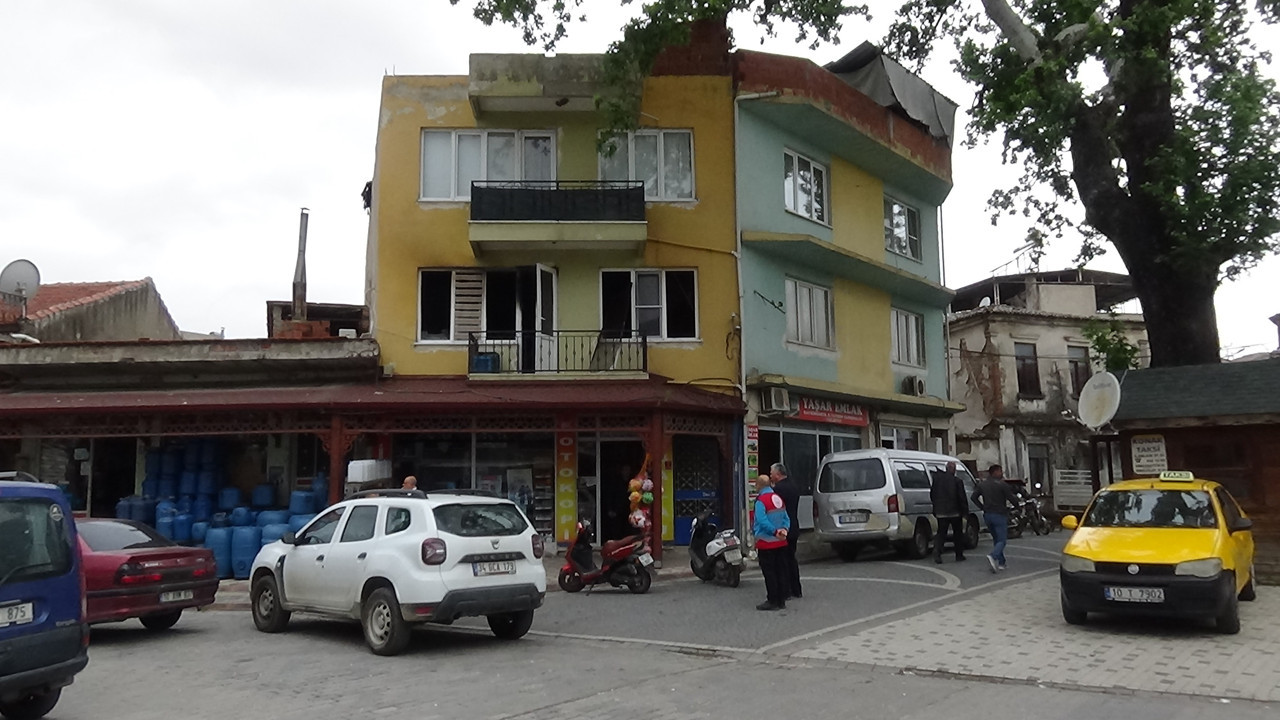 Kızının hayatını kurtarmak isterken diri diri yandı