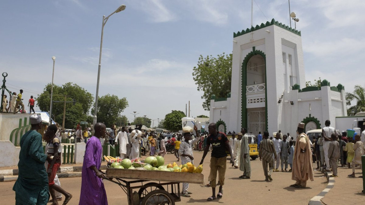 Nijerya'da tekne alabora oldu: 15 çocuk boğuldu