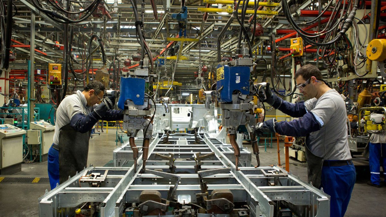 Martta ücretli çalışan sayısı arttı