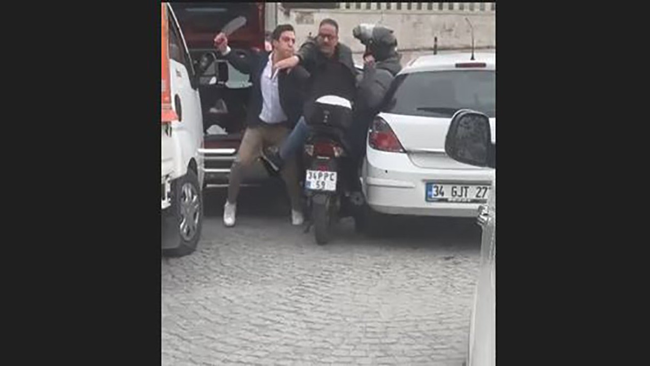 Kuryeye satırlı saldırı! İşte o anlar…