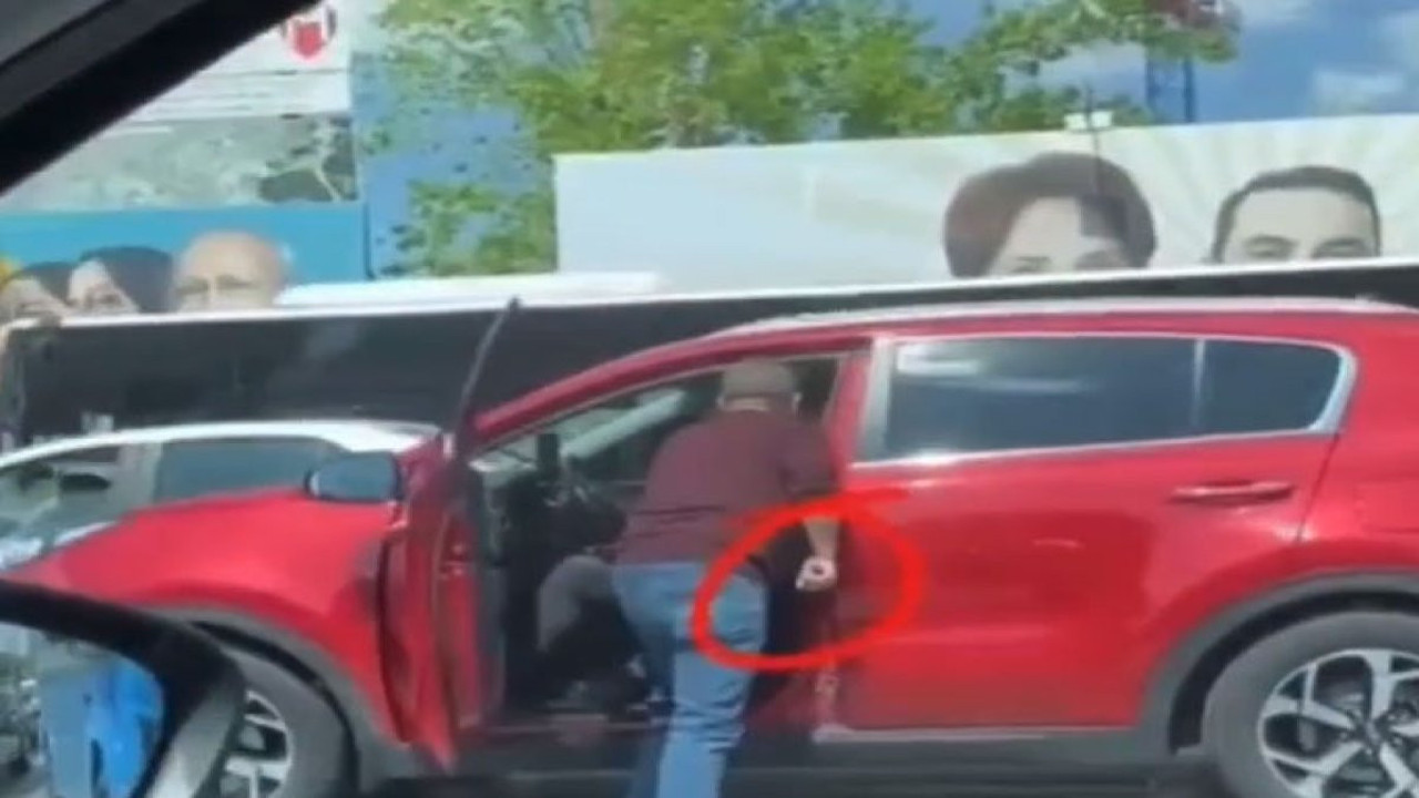 Ailesiyle yolculuk eden kişiye, dolmuşçudan tornavidalı saldırı