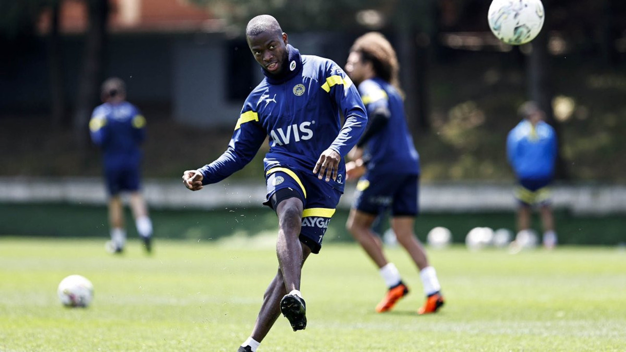 Valencia fişi çekti