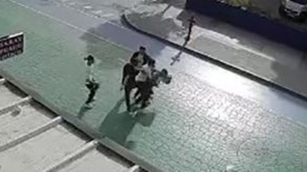 3 kişiden 1 kişiye dayak