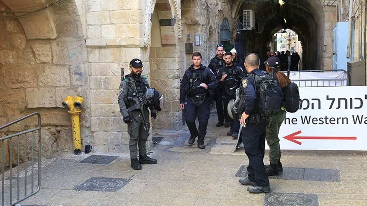 Mescid-i Aksa'ya 900'den fazla fanatik Yahudi baskın düzenledi