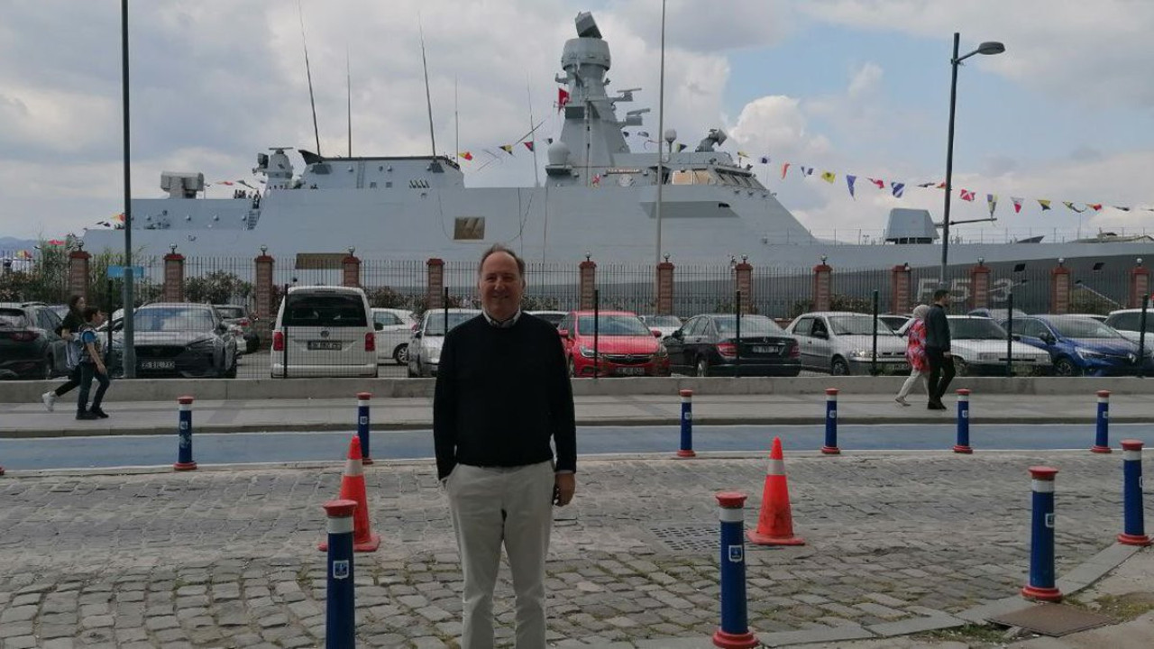 İzmir’e demirleyen Milgem korveti TCG Burgazada'yı paylaşan Cem Gürdeniz: Özden Örnek Amiral olmasaydı bu tablo olmazdı