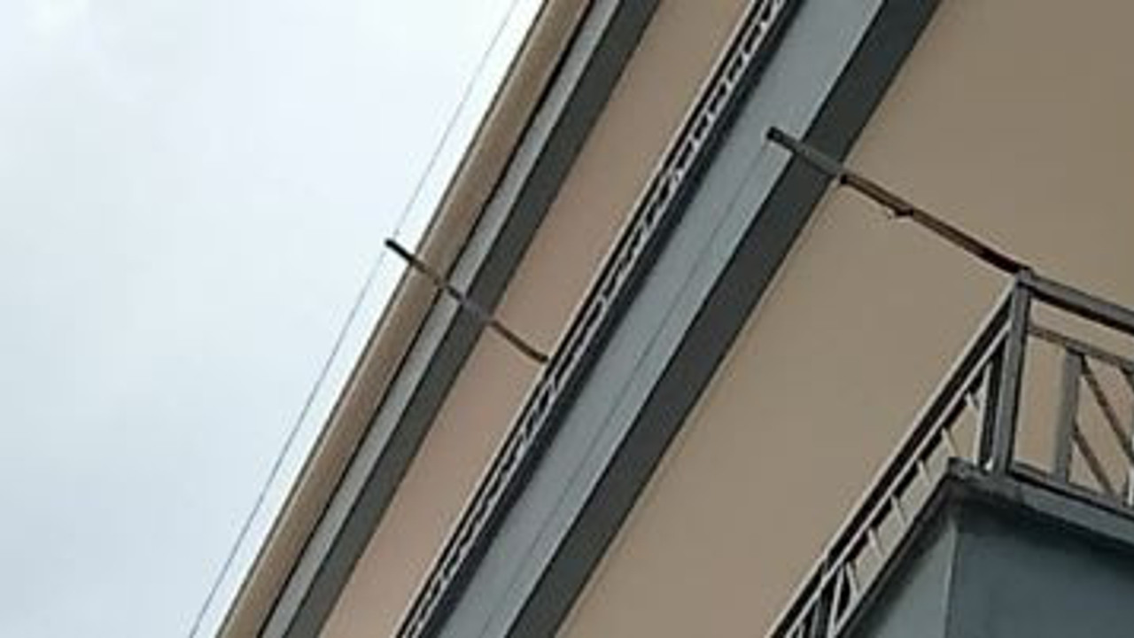 Tartıştığı eşini bıçakla öldürdü