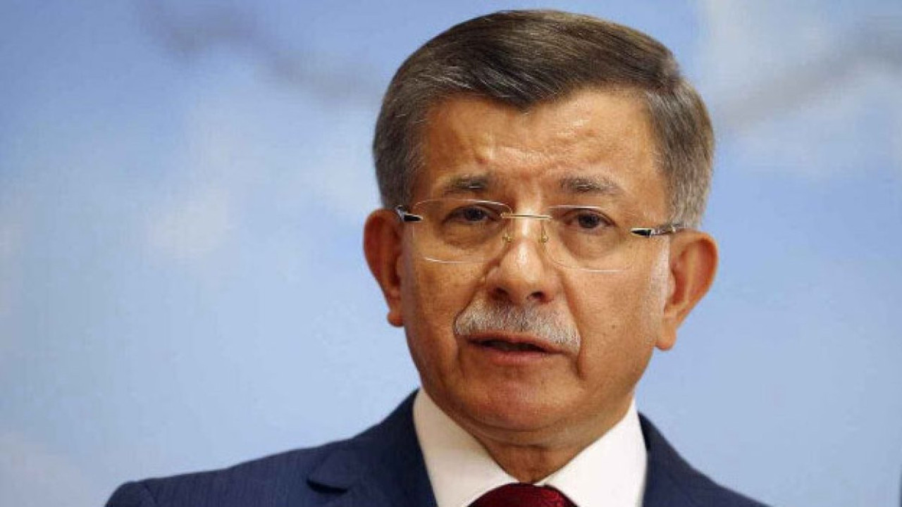 Trump Erdoğan'a 'aptal olma' dediği mektubu sergiledi. Davutoğlu “Bu utancı yaşatan Erdoğan-Bahçeli yönetimini kınıyorum” dedi