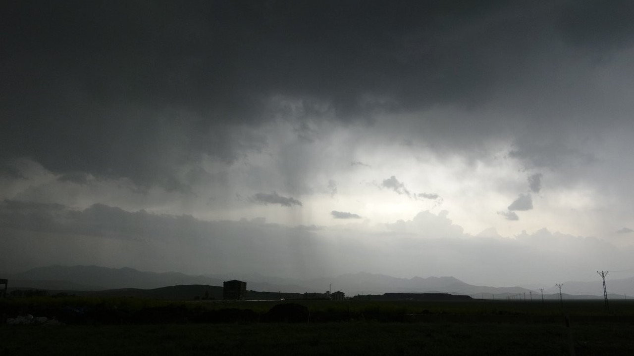 Yüksekova karanlığa büründü