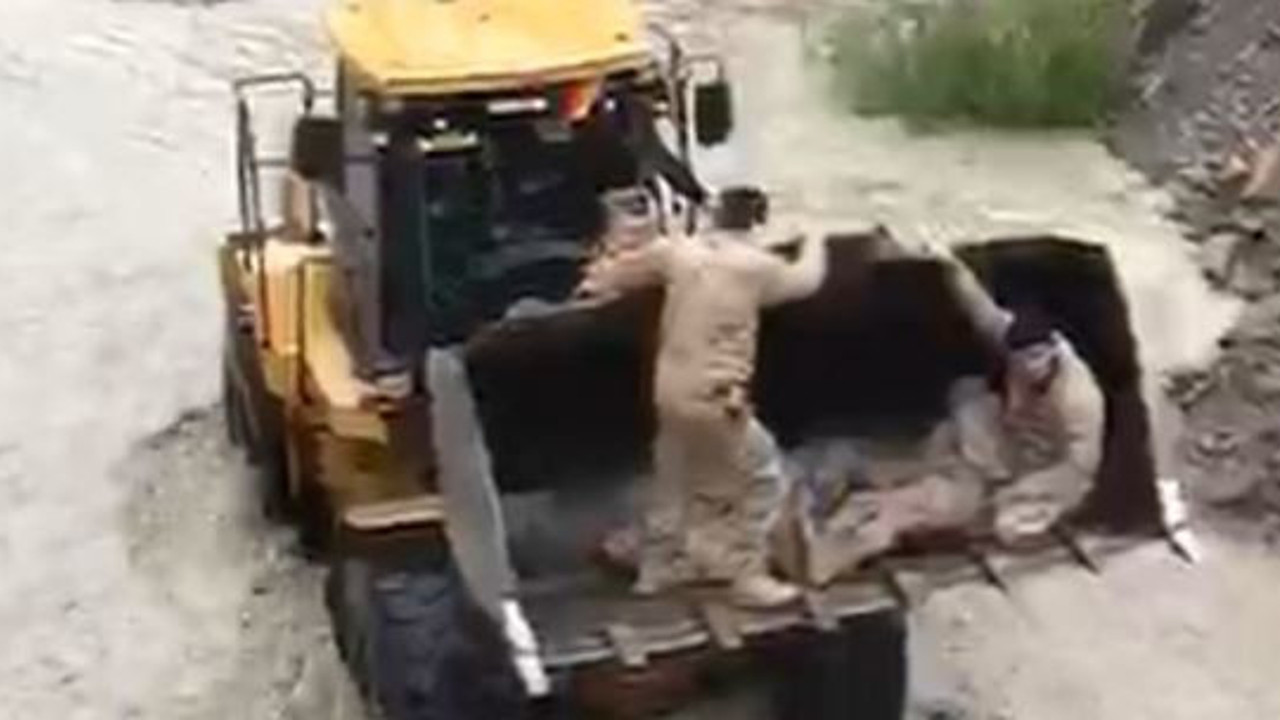 Hakkari'de askeri araç Zap Suyu'na uçtu