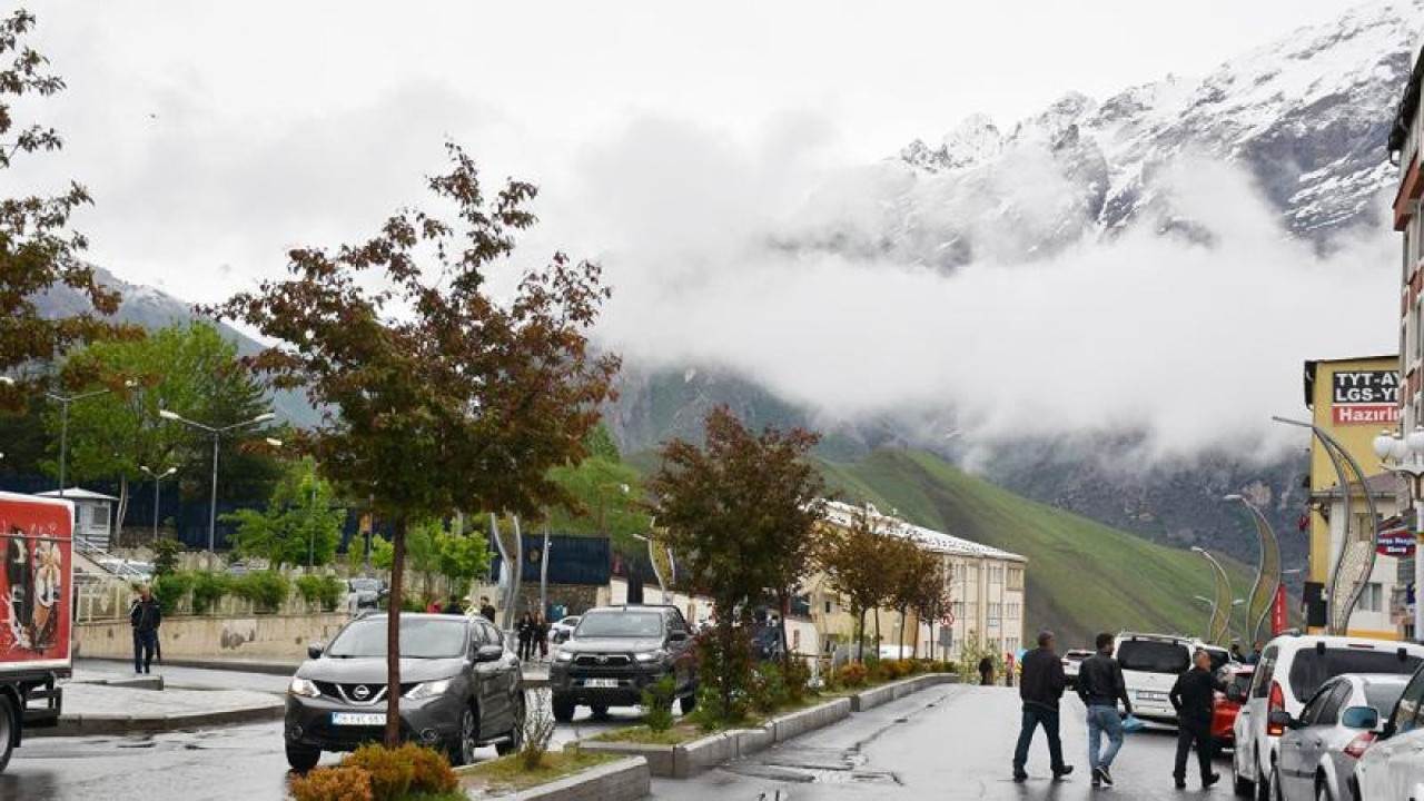 Yüksek kesimler beyaza büründü