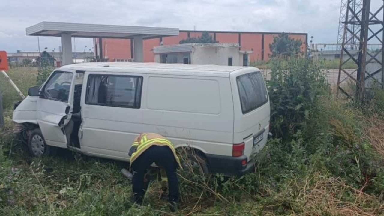 Kamyonet şarampole düştü: 1 ölü, 2 yaralı