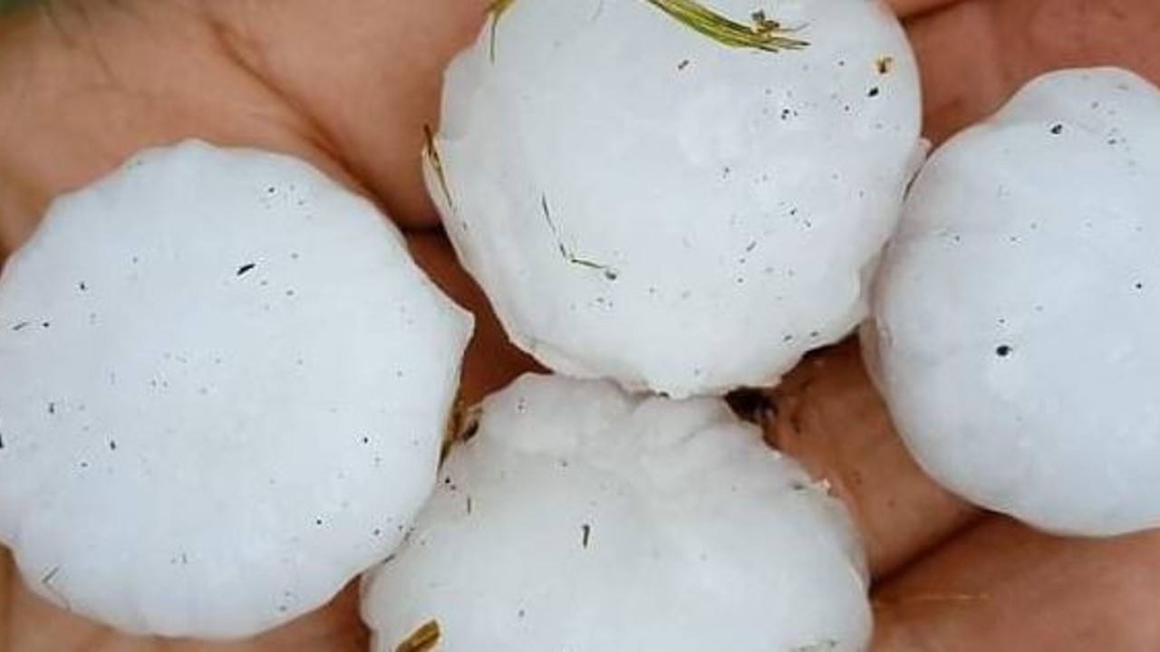 Trabzon’da dolu yağdı vatandaş sığınacak yer aradı