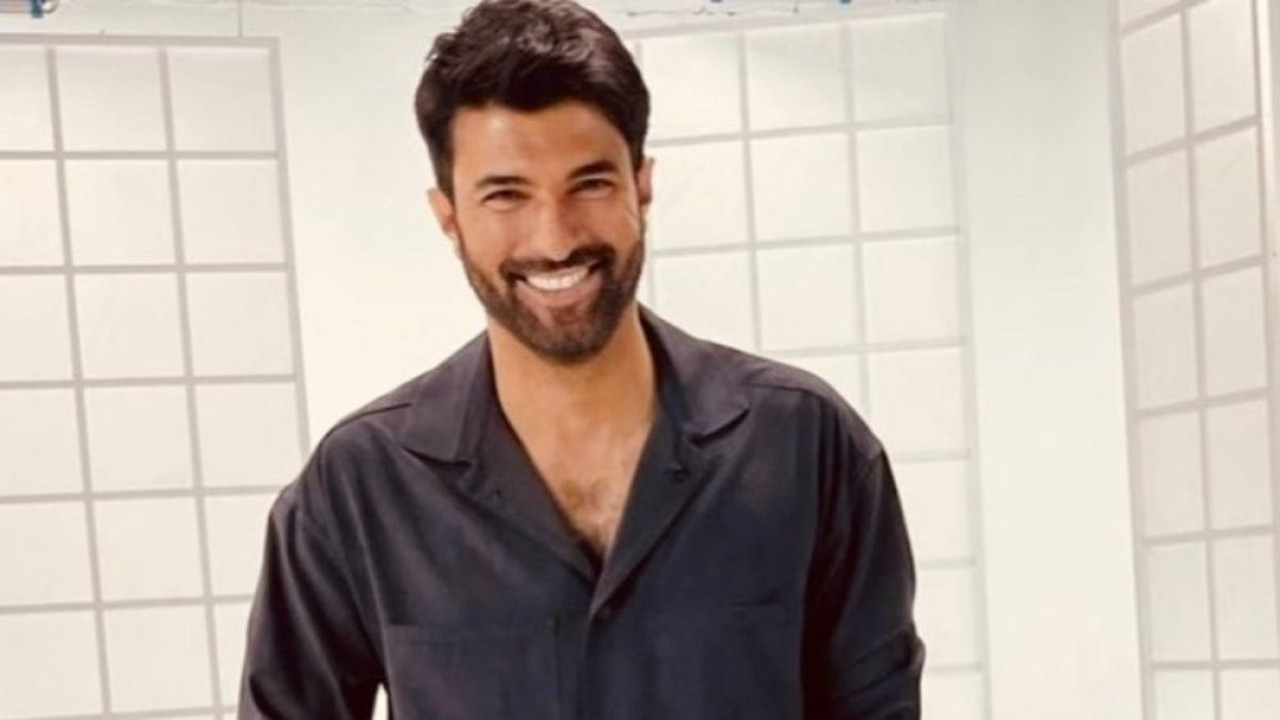 İkinci kitabını çıkaran Engin Akyürek'ten alkışlanacak davranış