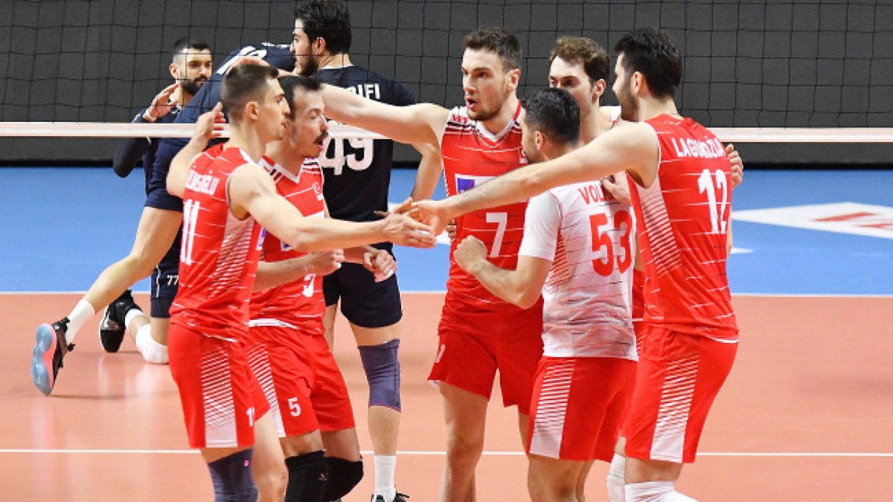 Filenin Efeleri sahaya iniyor