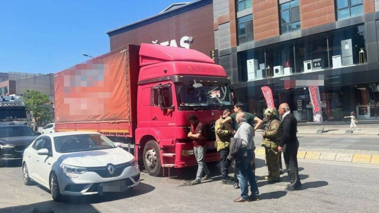 Akülü sandalyesi ilerleyen engelli kamyonun altında kaldı