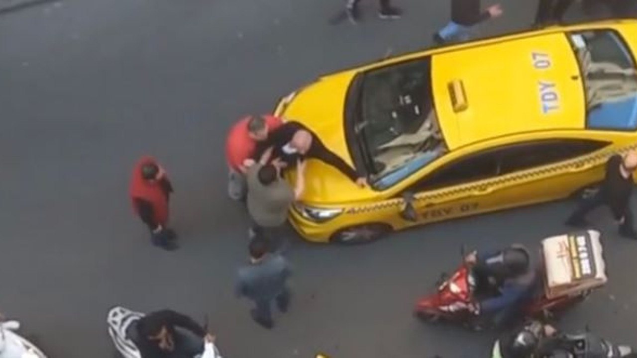 Taksici ile kurye birbirine girdi