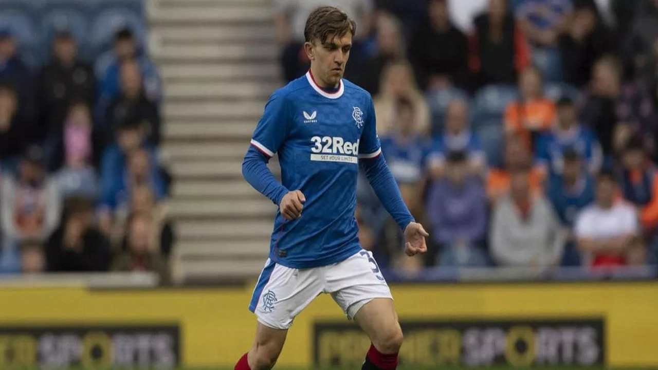 Rangers Rıdvan Yılmaz'ın omuzlarında