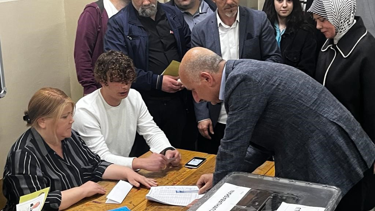 Bakan Karaismailoğlu Trabzon’da oyunu kullandı