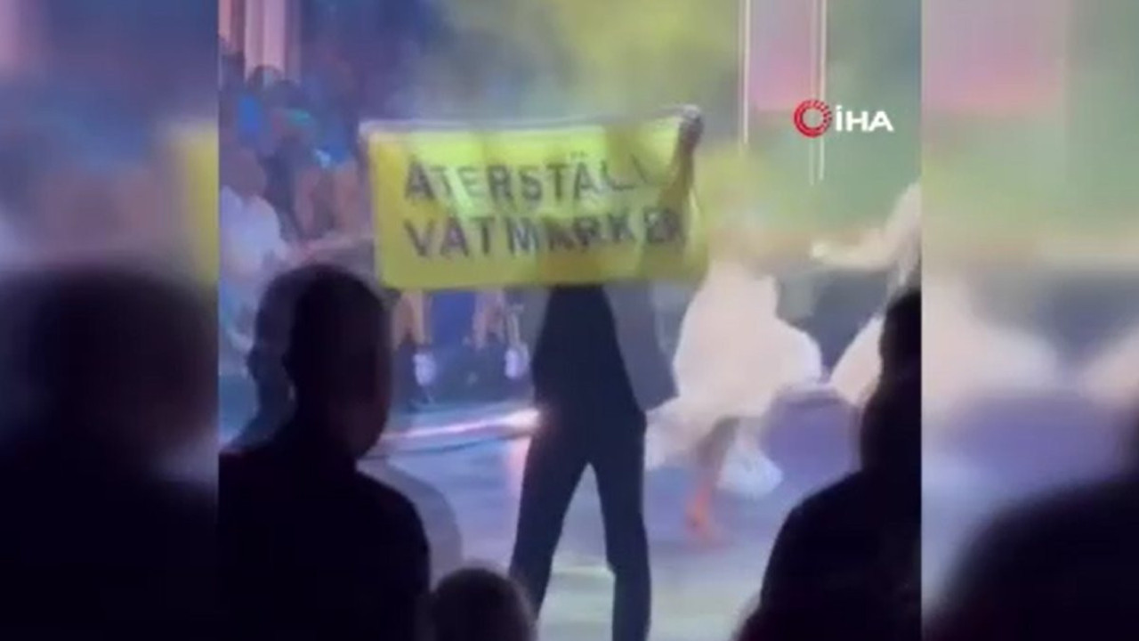 Canlı yayında iklim protestosu