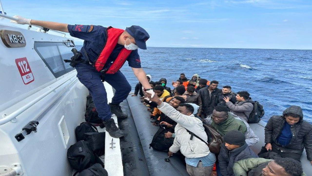 Ayvacık açıklarında 48 kaçak göçmen kurtarıldı