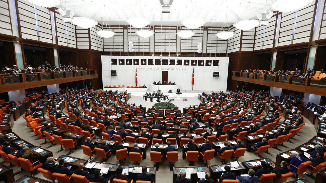 YSK sonuçları paylaştı. Partilerin vekil sayıları netleşti