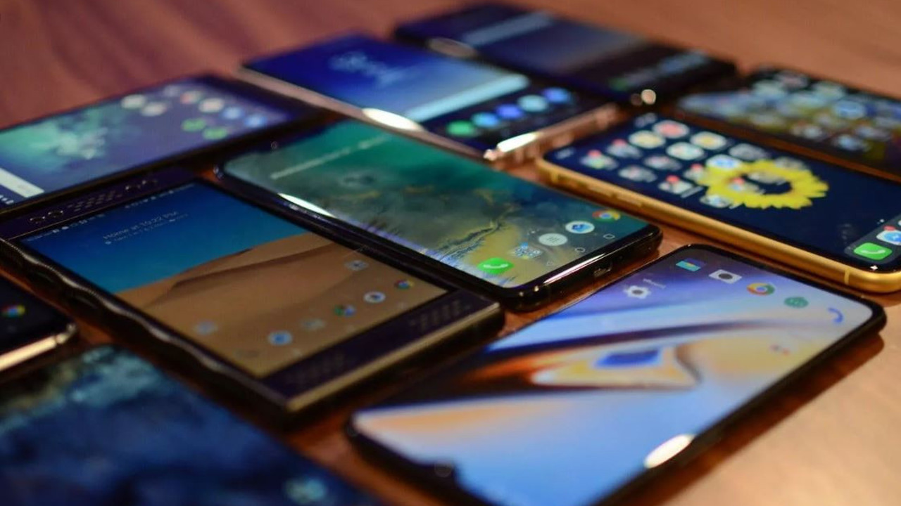 2023'te en çok satan üst seviye telefonlar belli oldu