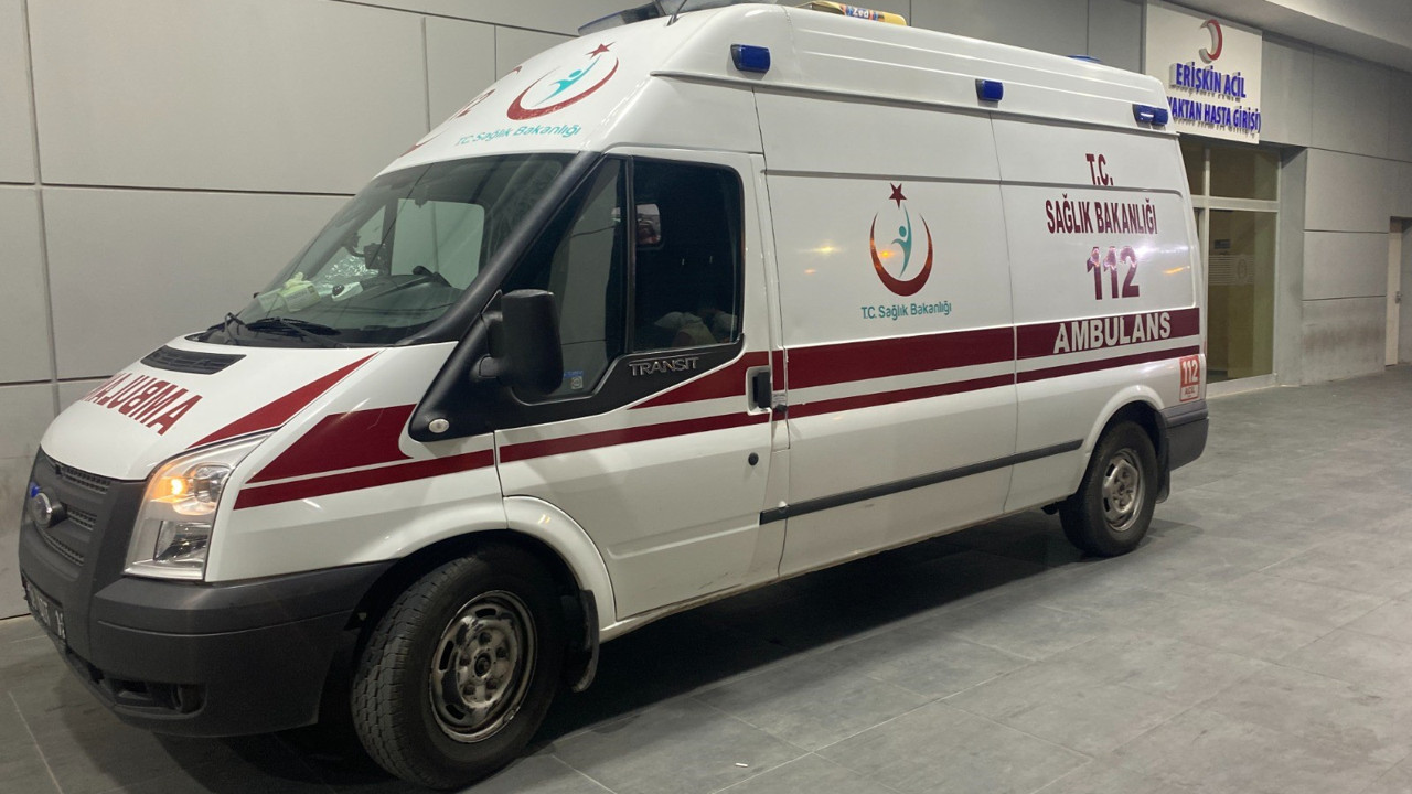 Tarlada çalışırken yılanın ısırdığı adam hastaneye kaldırıldı