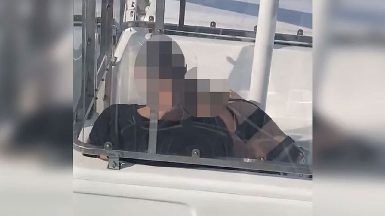 Dönme dolapta seks skandalı