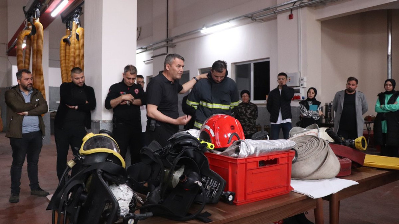 İtfaiyeden gençlere yönelik eğitimler sürüyor