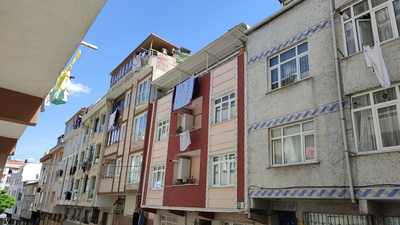 Bağcılar'da 3'üncü kattan düşen yaşlı kadın hayatını kaybetti