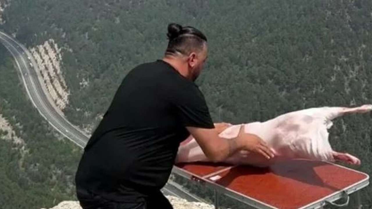 Şov yapayım derken 7 bin TL'lik kuzuyu uçurumdan düşürdü