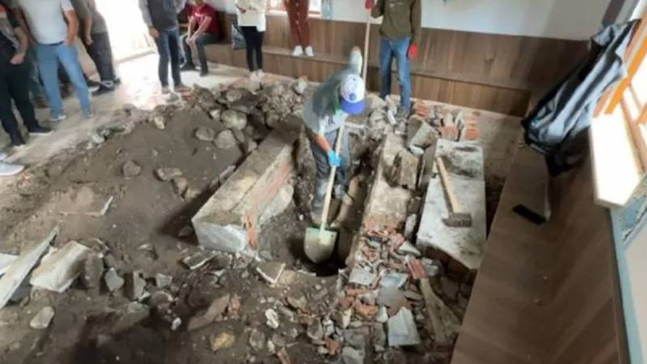 Yıkım kararı gerçeği ortaya koydu: Türbe denilen alandan insan ve hayvan kemikleri çıktı