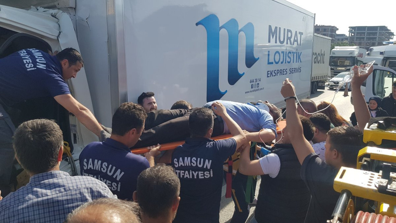 Samsun'da kamyon tıra çarptı: 1 yaralı