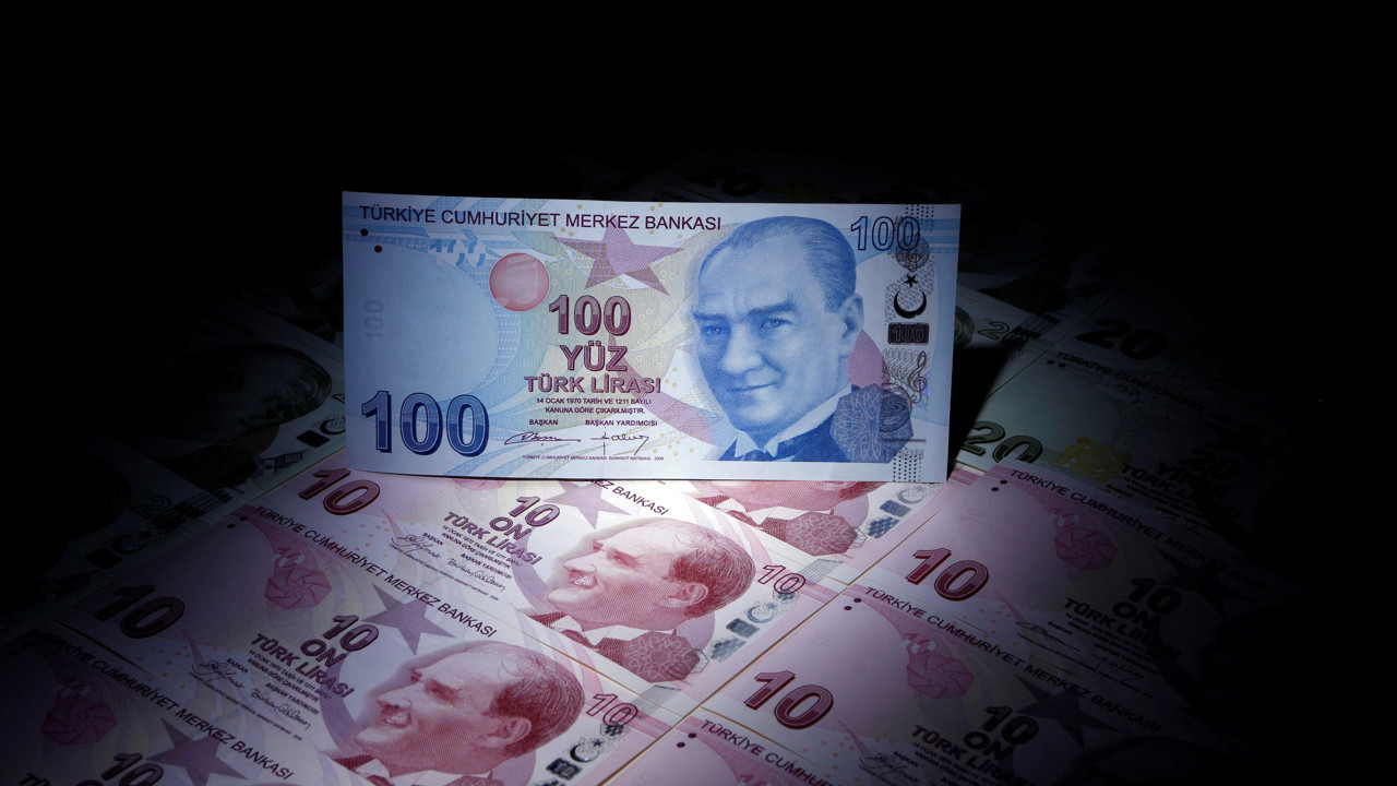 Bir zamanlar Türkiye'nin köyü gibi olan ülkelerin parası bile TL'den değerli. Kim Türk parasını bu kadar değersizleştirdi