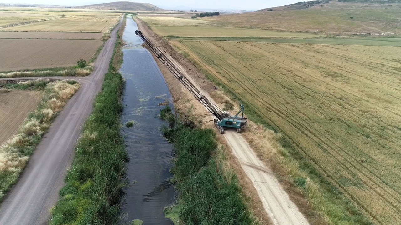 Kuş Cenneti'ne su sağlayan kanallar temizleniyor
