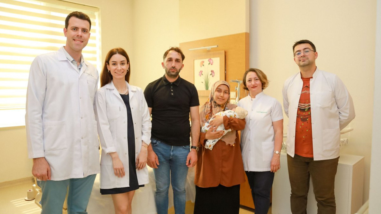 Bağırsakları göğüs kafesinde doğan bebeğin mucize kurtuluşu