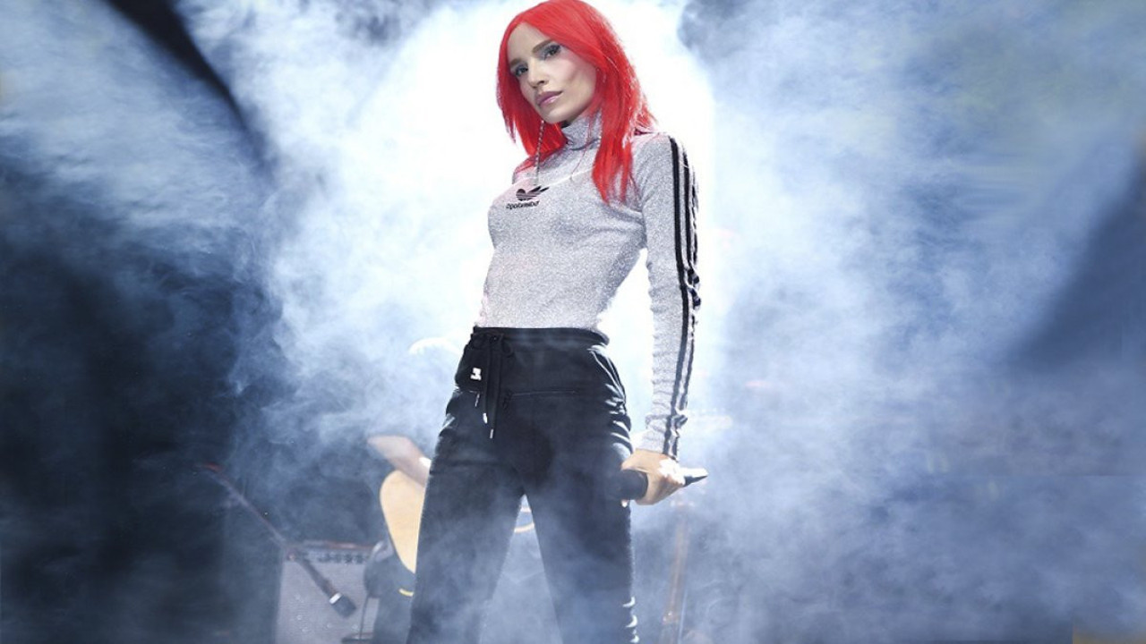 Gülşen ezber bozdu. Açılsa da gündem kapansa da gündem oluyor