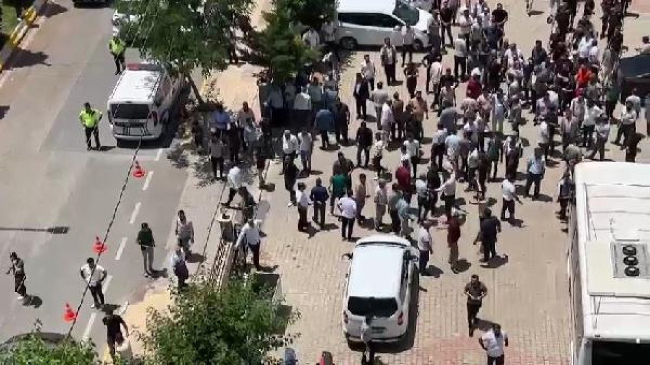 Servisçiler birbirine girdi. Seçim ertelendi