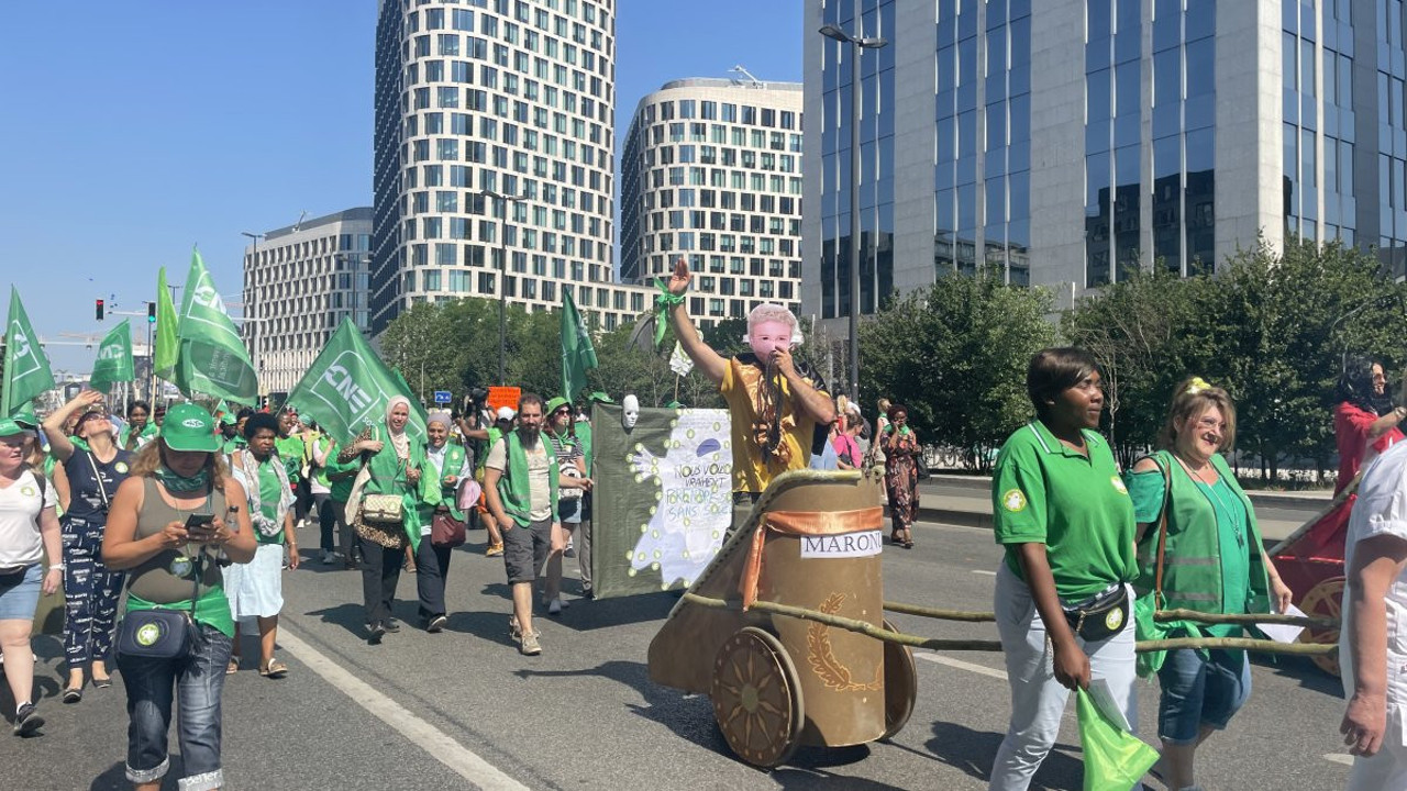 Brüksel'de sağlık sektörü çalışanlarından protesto
