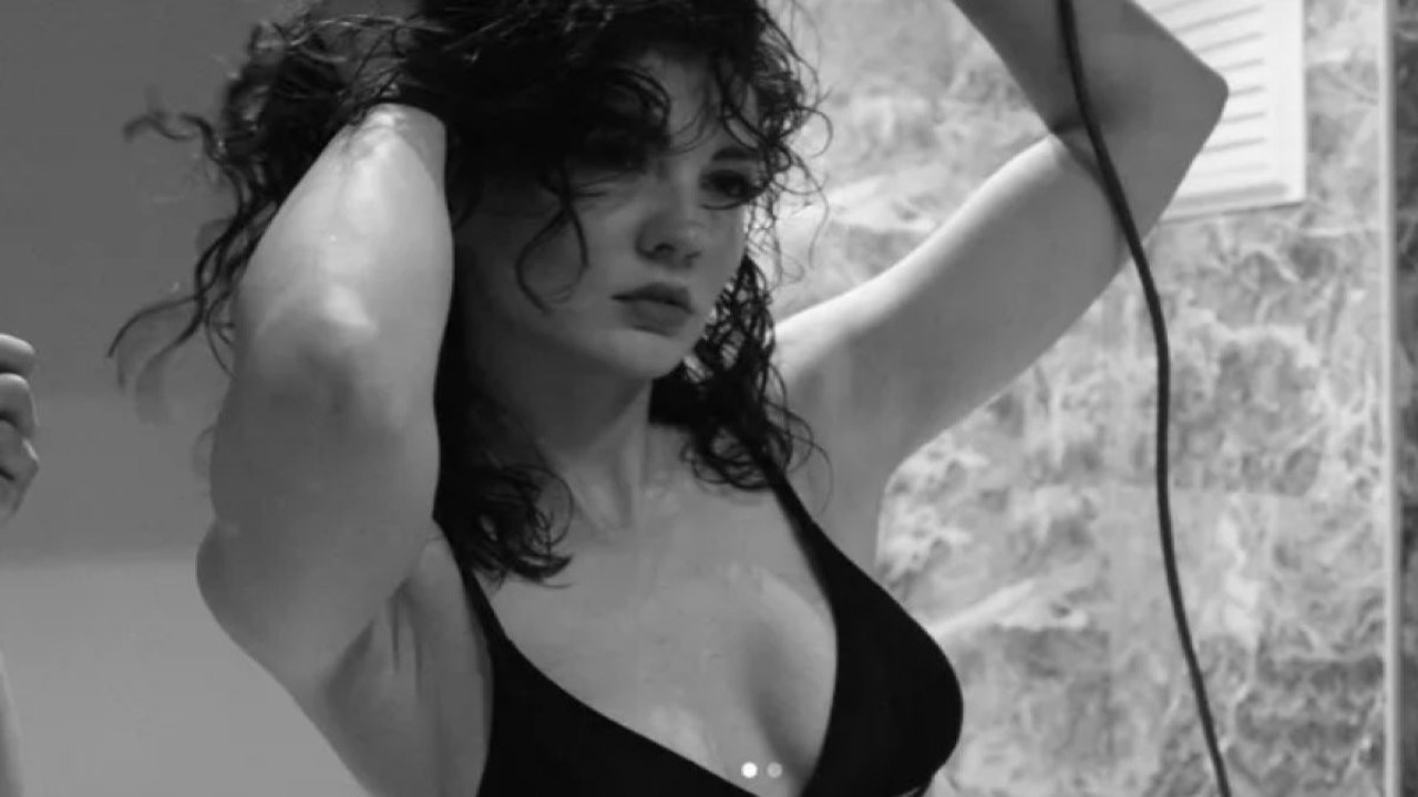 Burcu Özberk duş sonrası paylaştı