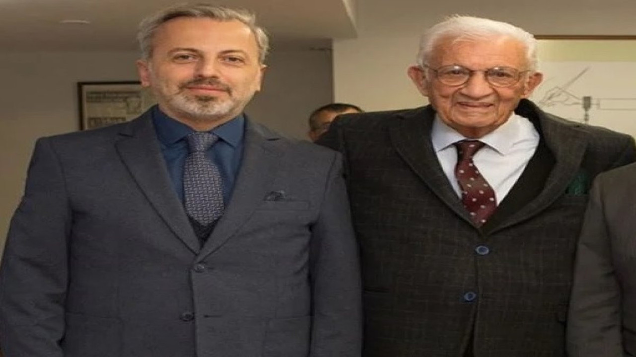 Cumhuriyet’te bildiri savaşları. Genel Yayın Yönetmeni Mollaveisoğlu ayrı gazete ayrı bildiri yayınladı