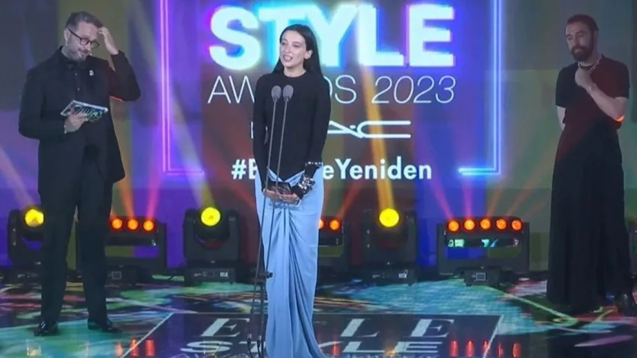 Melike Şahin selam verdi borçlu çıktı. Konserini iptal ettiler