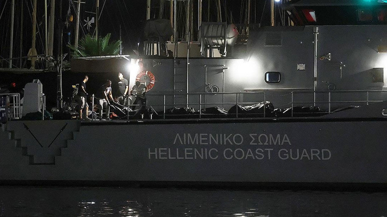 Göçmenleri ülkesine almayan Yunanistan göçmenler ölünce ulusal yas ilan etti