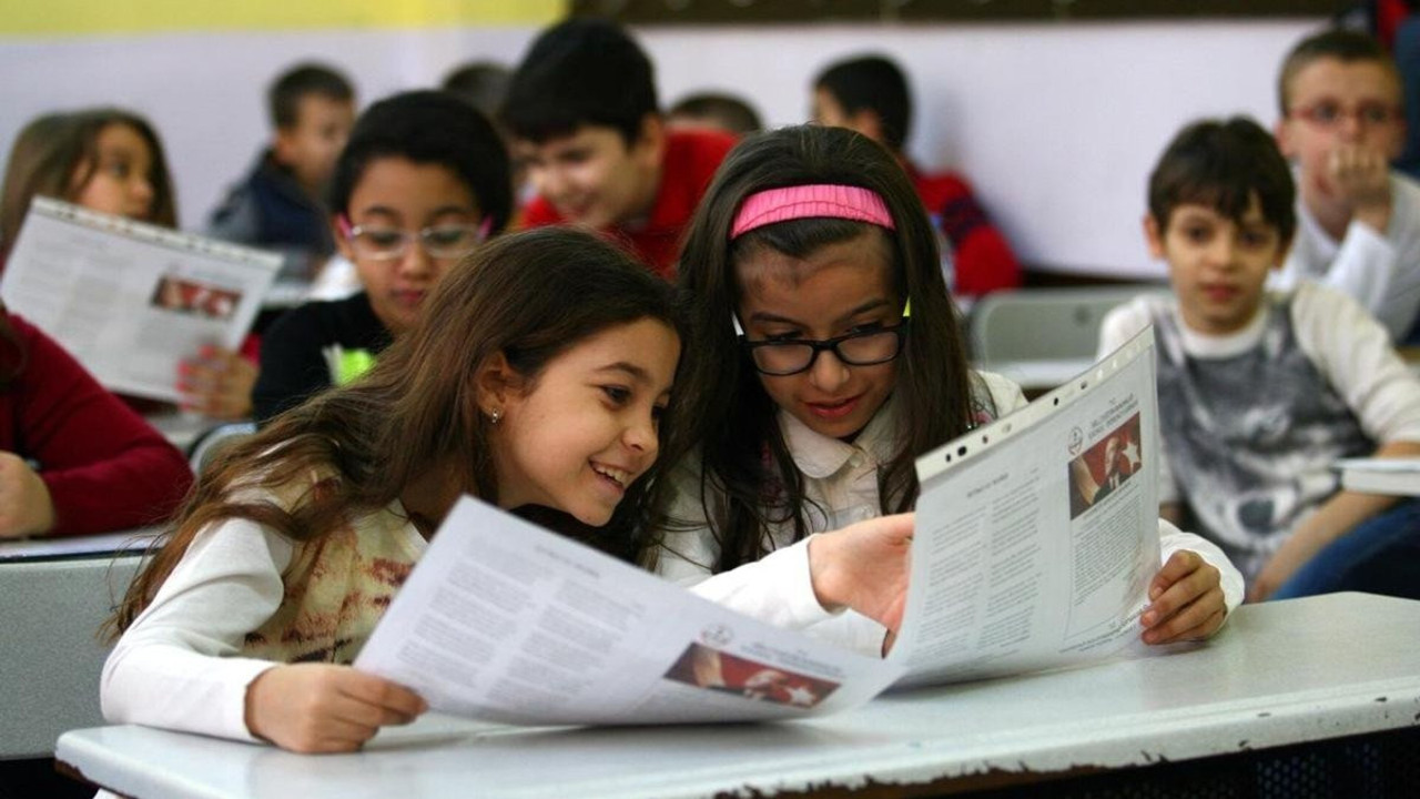 Bugün karne günü. 19 Milyon öğrenci tatile giriyor